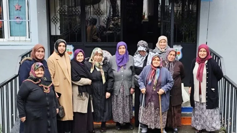 Espiye ilçesine bağlı Cibril Mahallesi İlk/Ortaokulu öğrencilerine kırtasiye yardımı yapıldı.