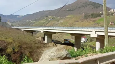 Bahçesine giderken viyadükten düşen çiftçi öldü