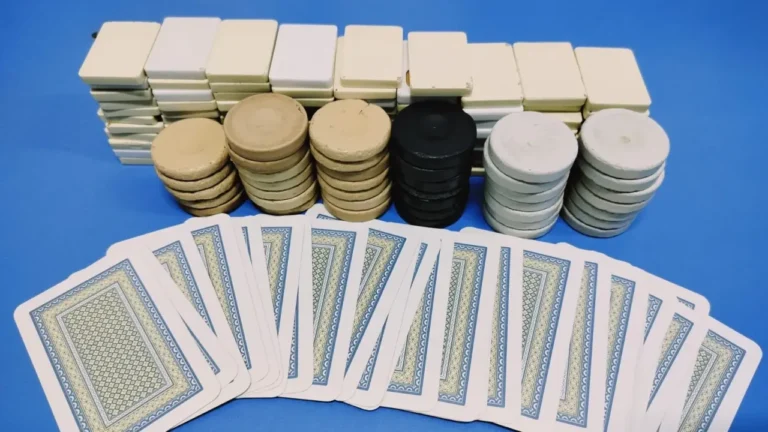 Kıraathanede kumar oynayanlara baskın