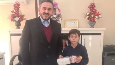 Giresun'un Eynesil ilçesinden ilkokul öğrencisi Ertuğrul Şen, biriktirdiği harçlıklarını Filistin'deki