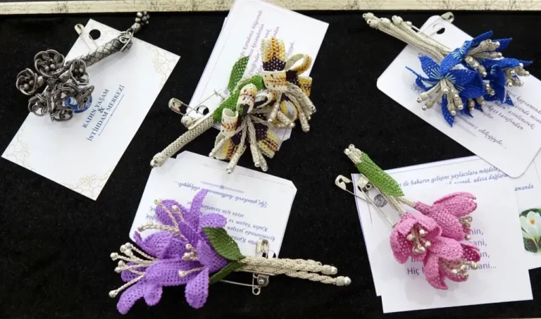 Endemik bitkiler takı ve kumaşa dökülüyor