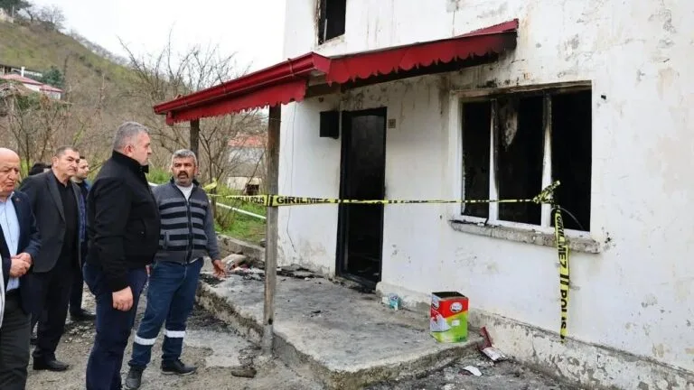 Bulancak Belediye Başkanı Necmi Sıbıç, Şemsettin Mahallesi’nde meydana gelen yangında