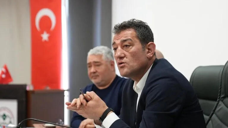 Giresun Belediye Başkanı Fuat Köse, mahalle muhtarlarıyla bir araya gelerek