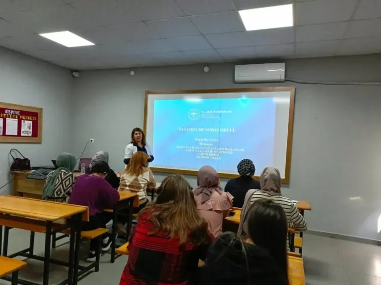 Giresun’da Sağlıklı Menopoz Okulu eğitimleri başladı; kadınlara menopoz dönemi ve