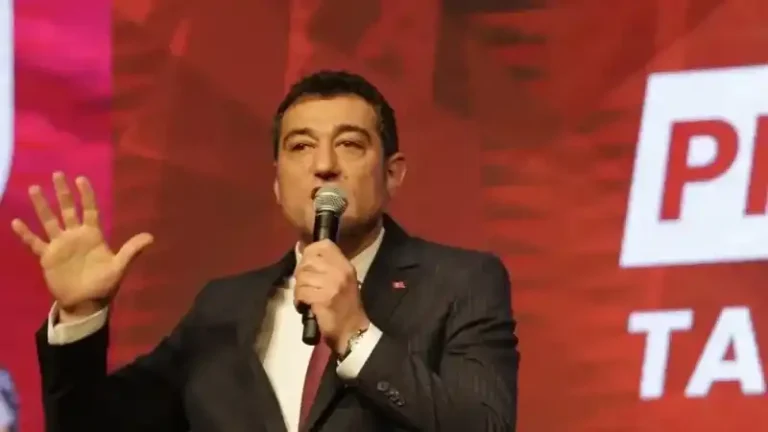 Giresun Belediye Başkanı Fuat Köse, geçirdiği ani rahatsızlık sonrası hastaneye