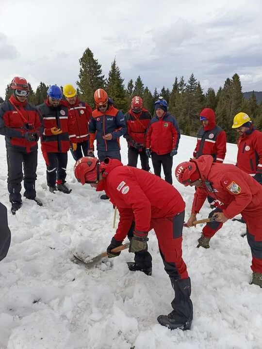 Giresun Belediyesi çığ tatbikatında