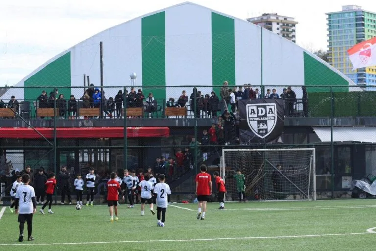 Giresun’da uluslararası futbol şöleni Giresun Ada Futbol organizasyonuyla 1. Giresun Neon Cup 17-18-19 Nisan’da