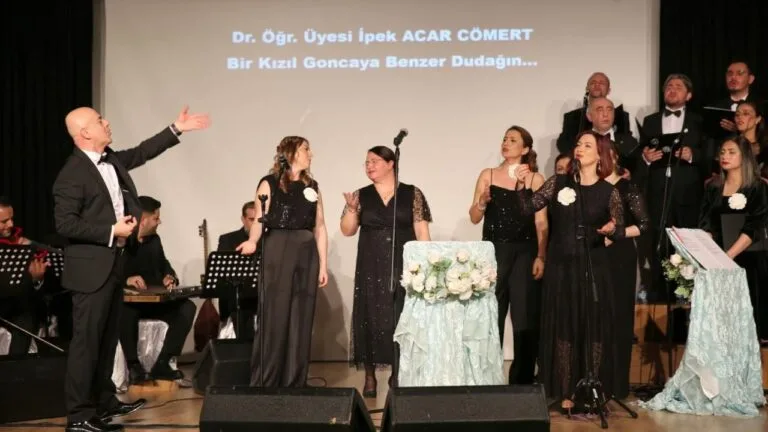 GRÜ Cihan Unat Türk Müziği Korosu’ndan muhteşem konser