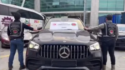 Gümrük kaçağı 65 lüks araca el konuldu: 22 gözaltı