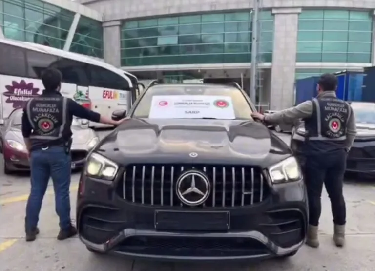 Gümrük kaçağı 65 lüks araca el konuldu: 22 gözaltı