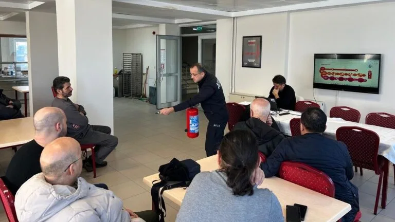 Giresun’da afet bilincini tabana yaymak amacıyla yürütülen çalışmalar kapsamında, Karayolları