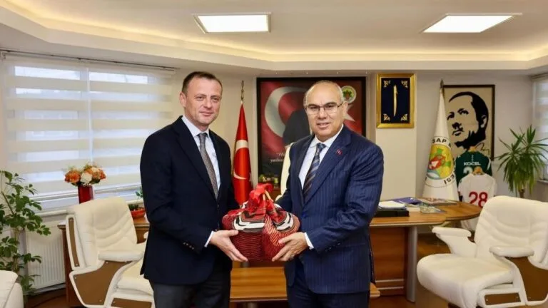 Keşap Belediye Başkanı Tuncay Muhammet Arışan, ilçeye gerçekleştirilen resmi ziyaret