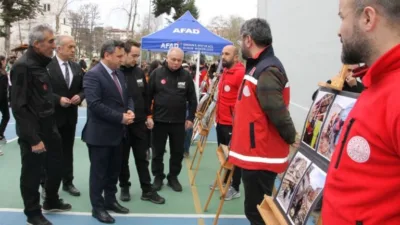 Deprem bilincini ve toplumsal dayanışmayı güçlendirmek amacıyla anma programı düzenlendi