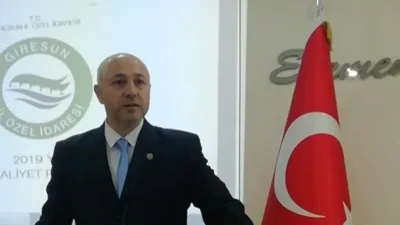 İYİ Parti İl Genel Meclisi Üyesi Ömer Cebeci, meclis kürsüsünden