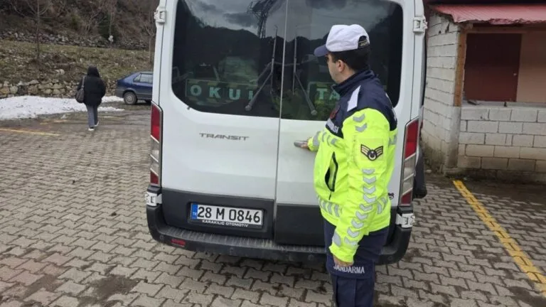 Öğrenci güvenliğini en üst seviyede tutmak amacıyla okul servis araçlarına