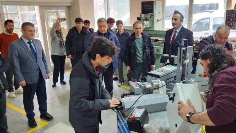 Giresun’un Piraziz ilçesine Ordu’dan eğitim desteği Giresun’un Piraziz ilçesine Ordu’dan eğitim desteği