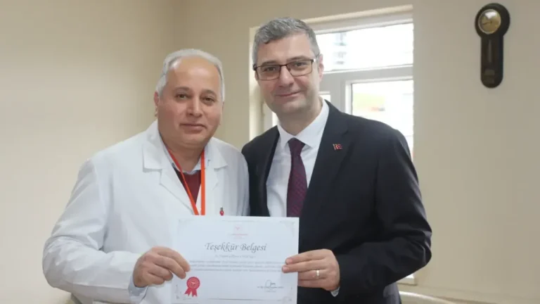 Giresun İl Sağlık Müdürü Dr. Öğr. Üyesi İskender Aksoy, Halk