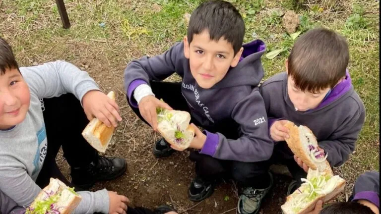 Giresun'da öğrencilere balık ekmek ziyafeti