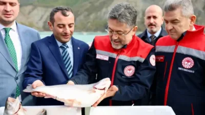 Bakan Yumaklı, Türkiye'de balık yetiştiriciliğinin son 23 yılda 10 kat