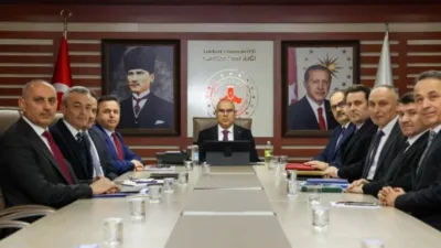 Giresun Valisi Mustafa Koç, İl Millî Eğitim Müdürlüğü yetkilileriyle bir