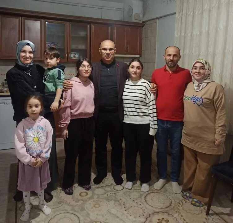 Giresun Valisi Koç ve eşi, aile sofrasına misafir oldu