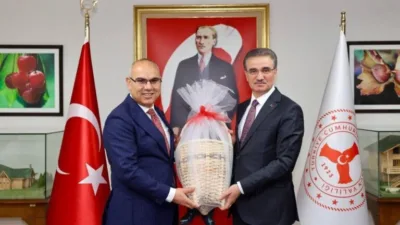Gümüşhane Valisi Aydın Baruş, Giresun Valisi Mustafa Koç’a hayırlı olsun