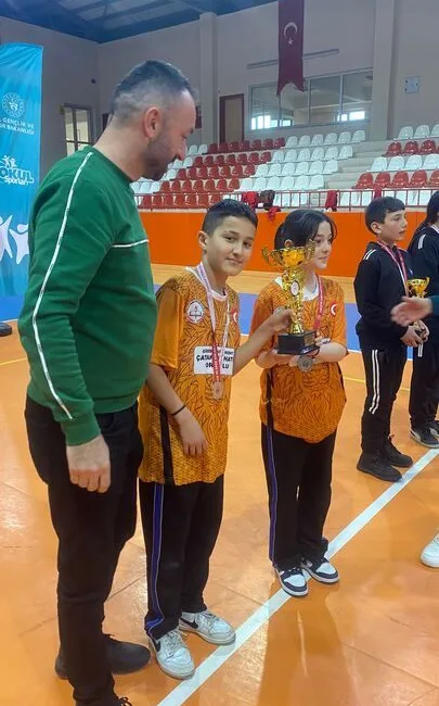 Doğankent Çatak İHO, Giresun’u Bölge Finallerinde Temsil Edecek Doğankent Çatak İmam Hatip Ortaokulu, Giresun'daki okul sporları müsabakalarında grekoromen