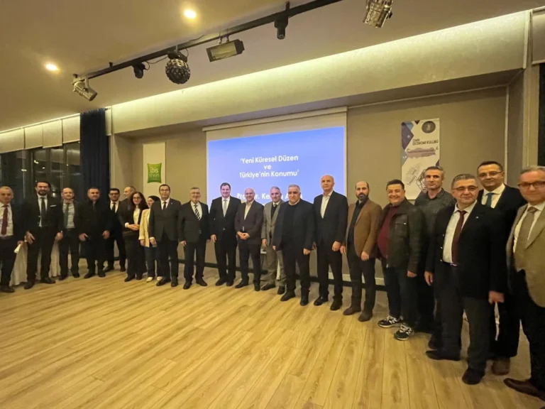 İzmir Ekonomi Kulübünün, “Ortak Gelecek için Ortak Akıl, Vizyon Arayışları”