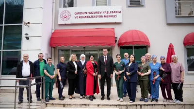 Giresun Belediye Başkanı Fuat Köse, Ramazan Bayramı’nın ilk gününde huzurevi