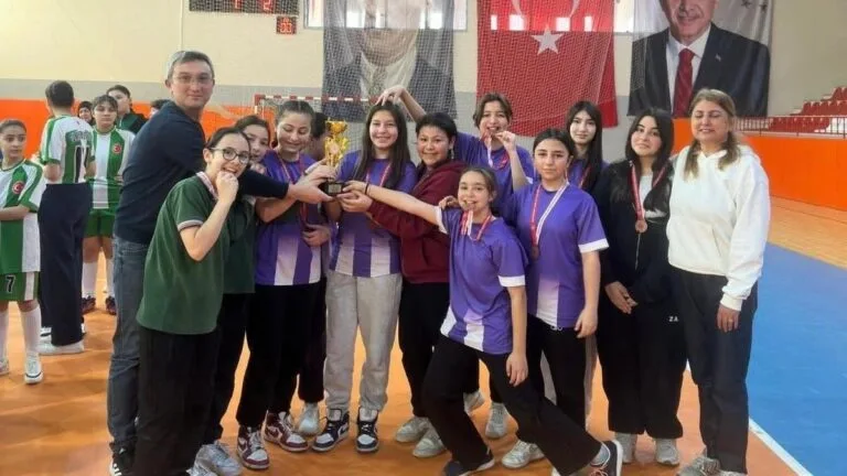 Giresun’da düzenlenen Okul Sporları Futsal Yıldız Kızlar İl Birinciliği müsabakaları