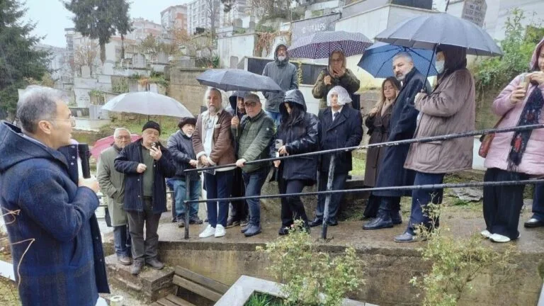 Giresun Kent Konseyi organizasyonunda, Garip şiir akımının Giresun’daki temsilcilerinden biri