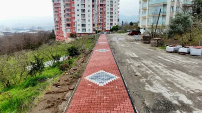 Piraziz’de Maden Mahallesi için yürütülen üstyapı çalışmaları tamamlandı. Renkli parke