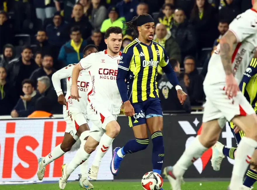 Son Dakika Geri Dönüşü! Fenerbahçe Uzatmada Bulduğu Golle Samsunspor’u Devirdi Süper Lig’de nefes kesen bir mücadeleye sahne olan Fenerbahçe –