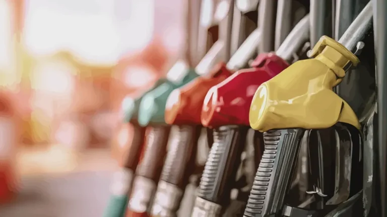 Brent Petrol 112 Doları Aştı: Türkiye’de Motorin İçin 80 Lira Gündemde Akaryakıt zammı, Orta Doğu’daki çatışmaların petrol piyasasını yeniden sarsmasıyla birlikte