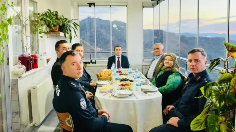 Espiye Kaymakamı Ahmet Kavanoz, Kıbrıs Gazisi Halil İbrahim Keskin ve