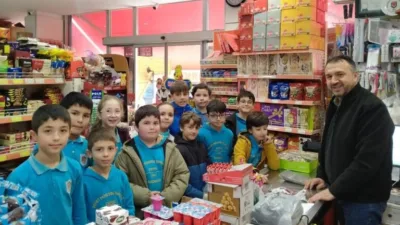 Giresun’un Espiye ilçesinde ilkokul öğrencileri, Osmanlı’dan günümüze uzanan zimem defteri