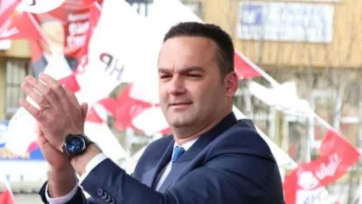 Hasbi Dede hakkında görülen davanın ilk duruşmasında mahkeme, tutuksuz yargılama