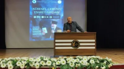 Giresun Üniversitesi’nde düzenlenen programda küresel sistemin işleyişi, siyasi etkileri ve