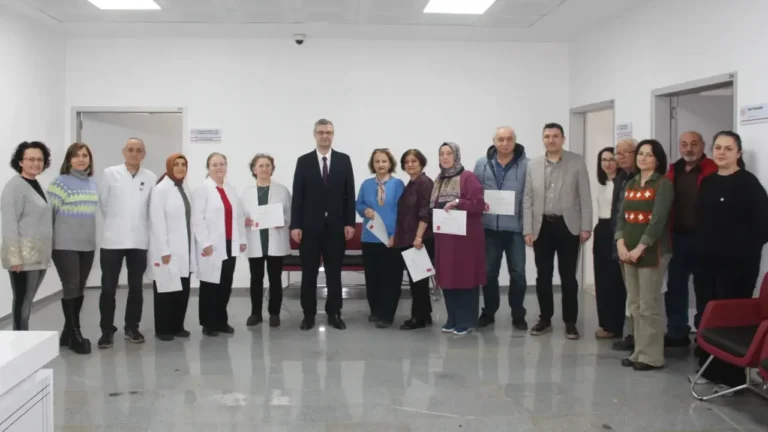 Giresun’da sağlık emekçilerine vefa ziyareti gerçekleştirildi. Giresun İl Sağlık Müdürü