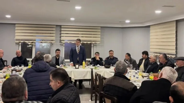 Piraziz Kaymakamı Burak Öz, Piraziz Belediye Başkanı Mahmut Esat Ayyıldız,