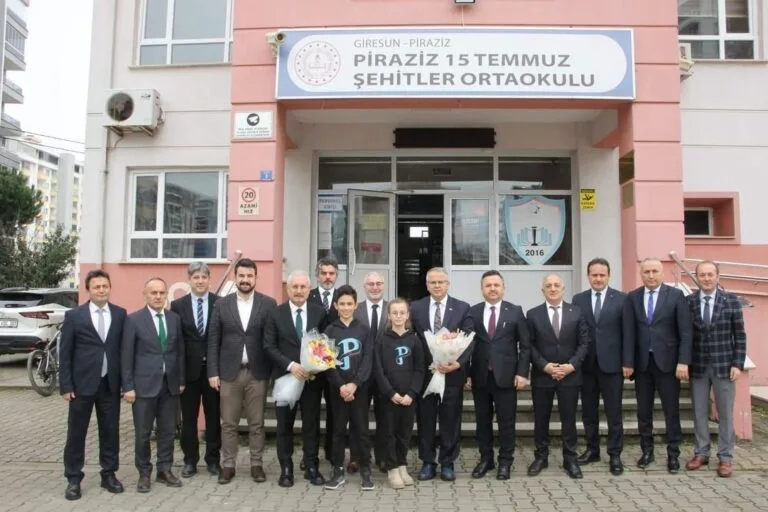 Millî Eğitim Bakanlığı yetkilileri Ercan Türk ve Bülent Çiftçi, Giresun’da