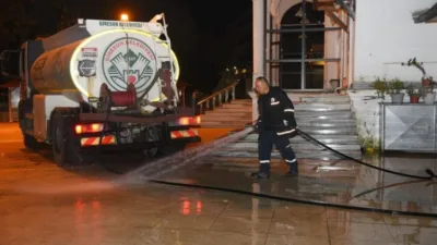 Giresun Belediyesi, bayram öncesinde kent genelindeki temizlik çalışmalarını artırırken, cami