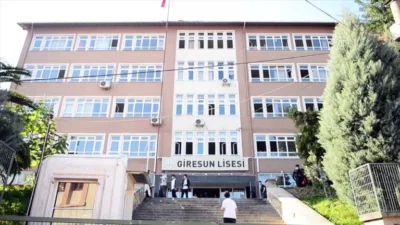 Giresun Lisesi’nde üç yıldır sürdürülen dayanışma çalışmaları yeni bir boyuta
