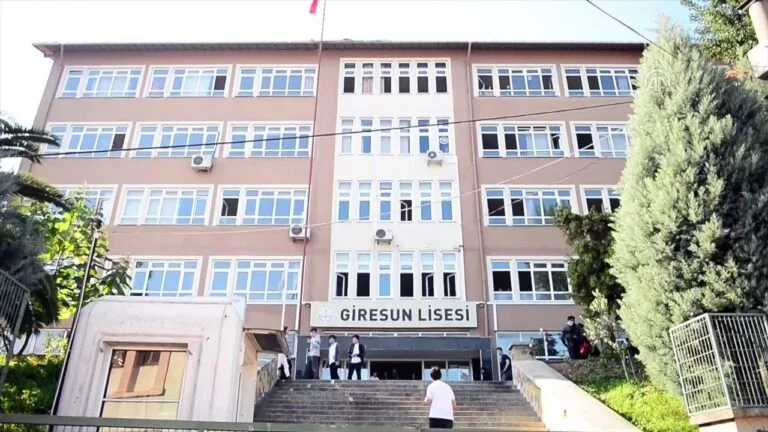 Giresun Lisesi’nde üç yıldır sürdürülen dayanışma çalışmaları yeni bir boyuta
