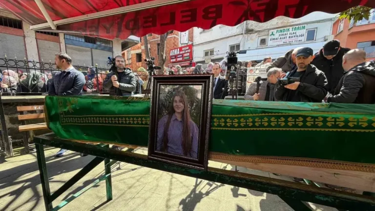 Görele’de 16 Yaşındaki Tuana Torun Son Yolculuğuna Uğurlandı