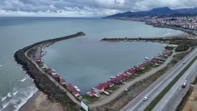 Bulancak Belediyesi’nin Pazarsuyu Limanı ve çevresinde başlattığı temizlik çalışması, kıyı