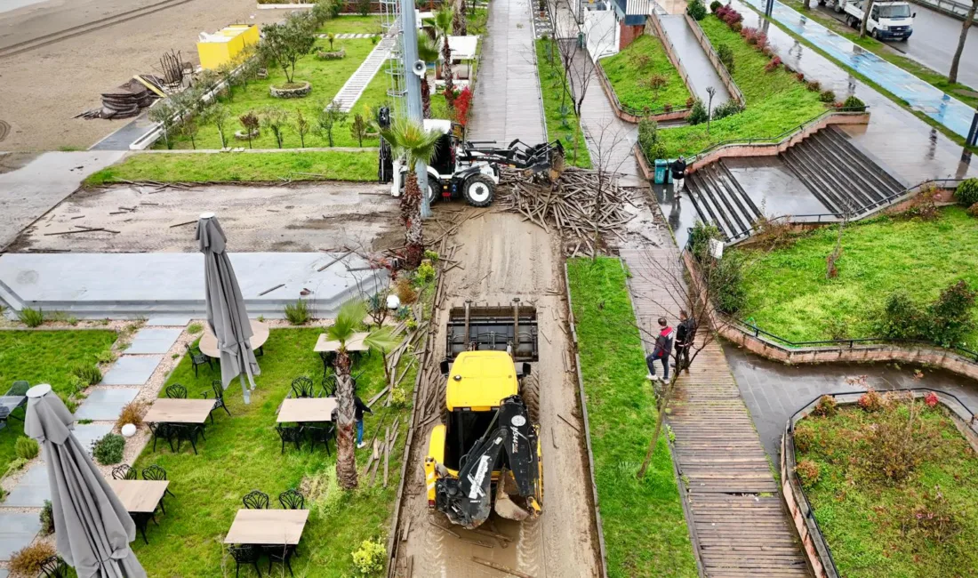 Giresun’da Plajlar Bölgesi Yenileniyor: Ahşap Yolların Yerine Taş Peyzaj Geliyor Giresun Belediyesi, şehir genelinde sürdürdüğü bakım ve onarım çalışmalarını Plajlar