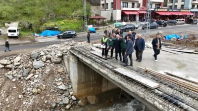 Batlama Vadisi’nde sürdürülen köprü yatırımlarıyla bölgedeki ulaşım güvenliğinin ve konforunun