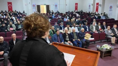 Espiye’de “Espiye ve Yağlıdere Tarihinden Yansımalar” adlı panel düzenlendi.