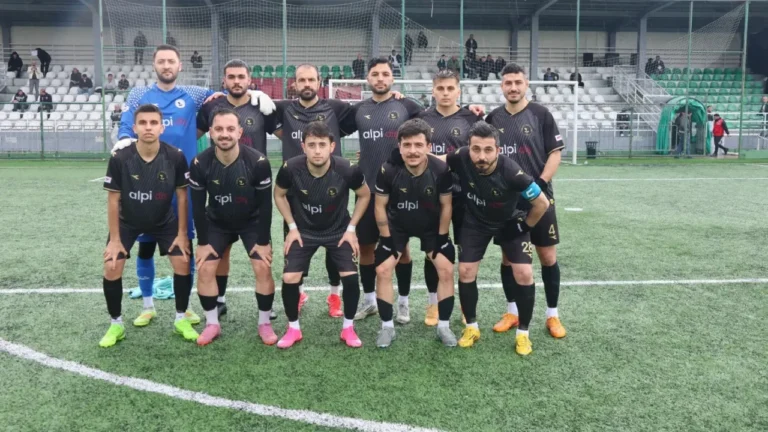 Bölgesel Amatör Lig’de Giresun temsilcisi Yeniyolspor, sahasında ağırladığı Ünye 1957